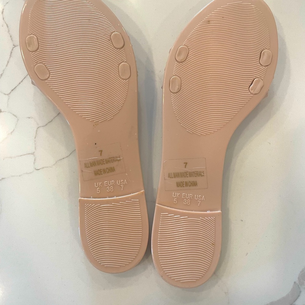 ARIA B SLIDES - WOMEN’S FLAT SLIDE-ON SANDALS IN NUDE.
Used - Picture 5 of 5